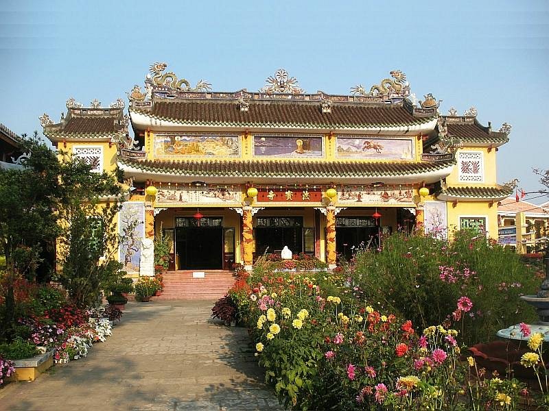 Chua Phap Bao Pagoda