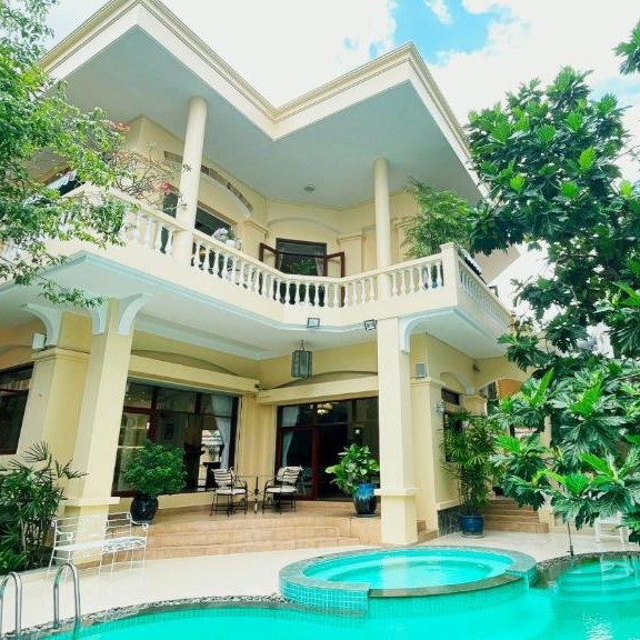 De Maison Villas with Jacuzzi Pool