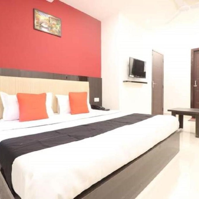 Dinh Dinh Sky Tan Son Nhat Airport Hotel