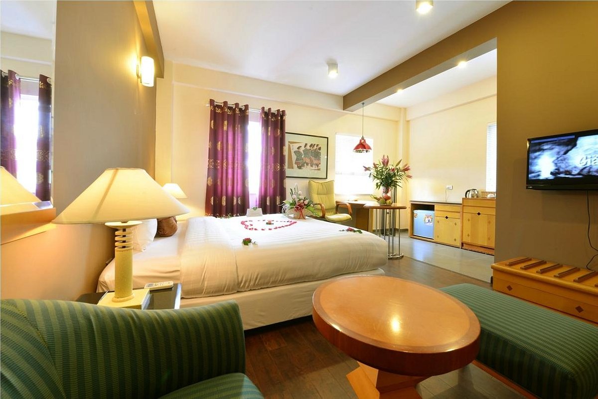 Golden Sunhine Villa Hotel and Travel
