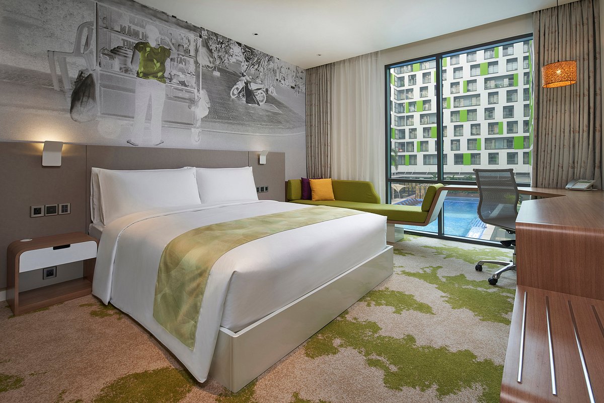 Holiday Inn & Suites Saigon Airport an IHG Hotel