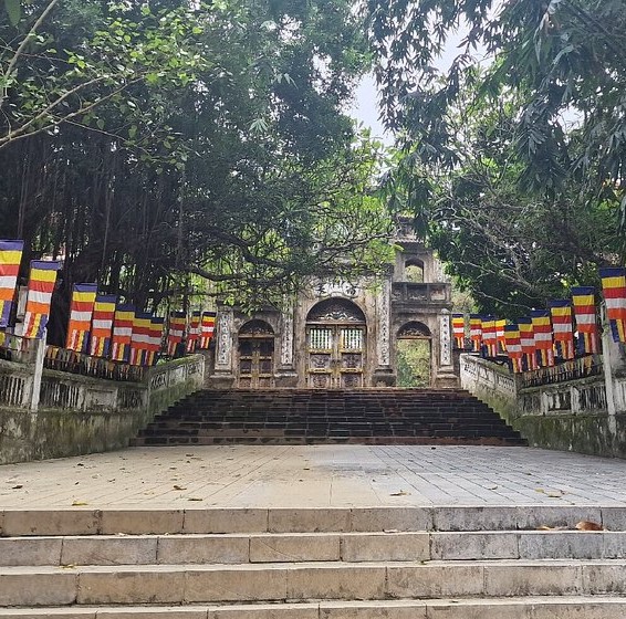 Perfume Pagoda