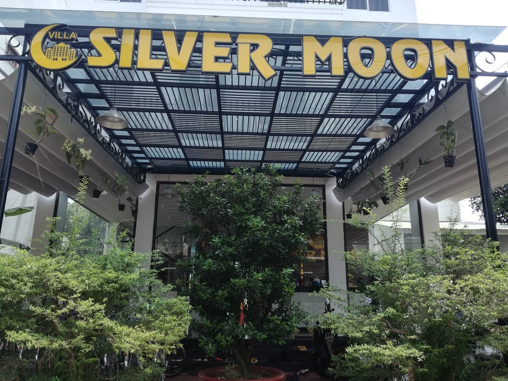 Silver Moon Villa