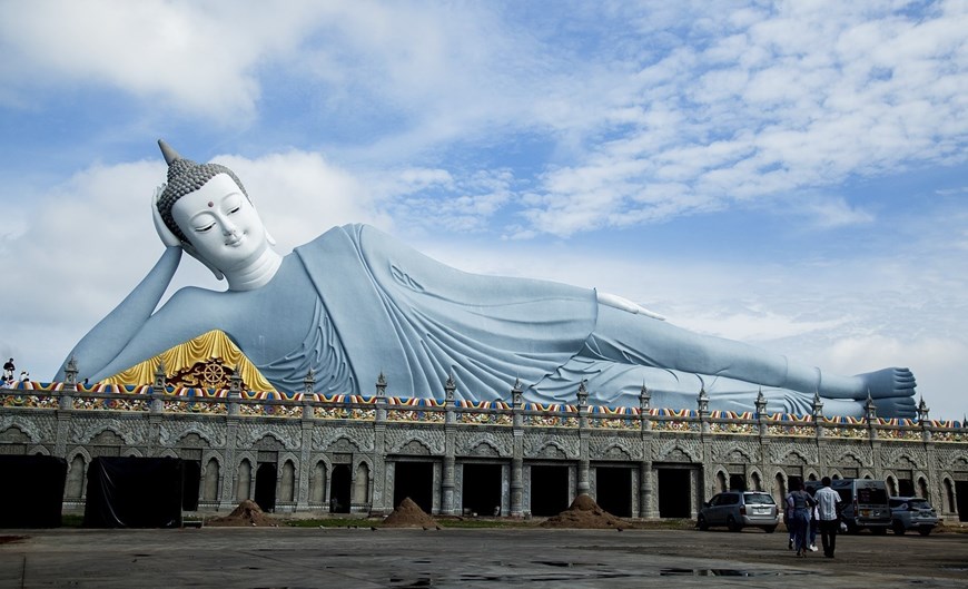 Som Rong pagoda