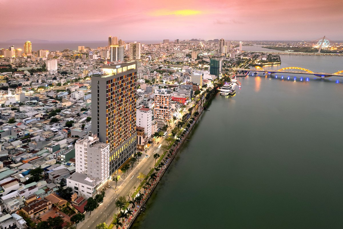 Wink Hotel Danang Riverside